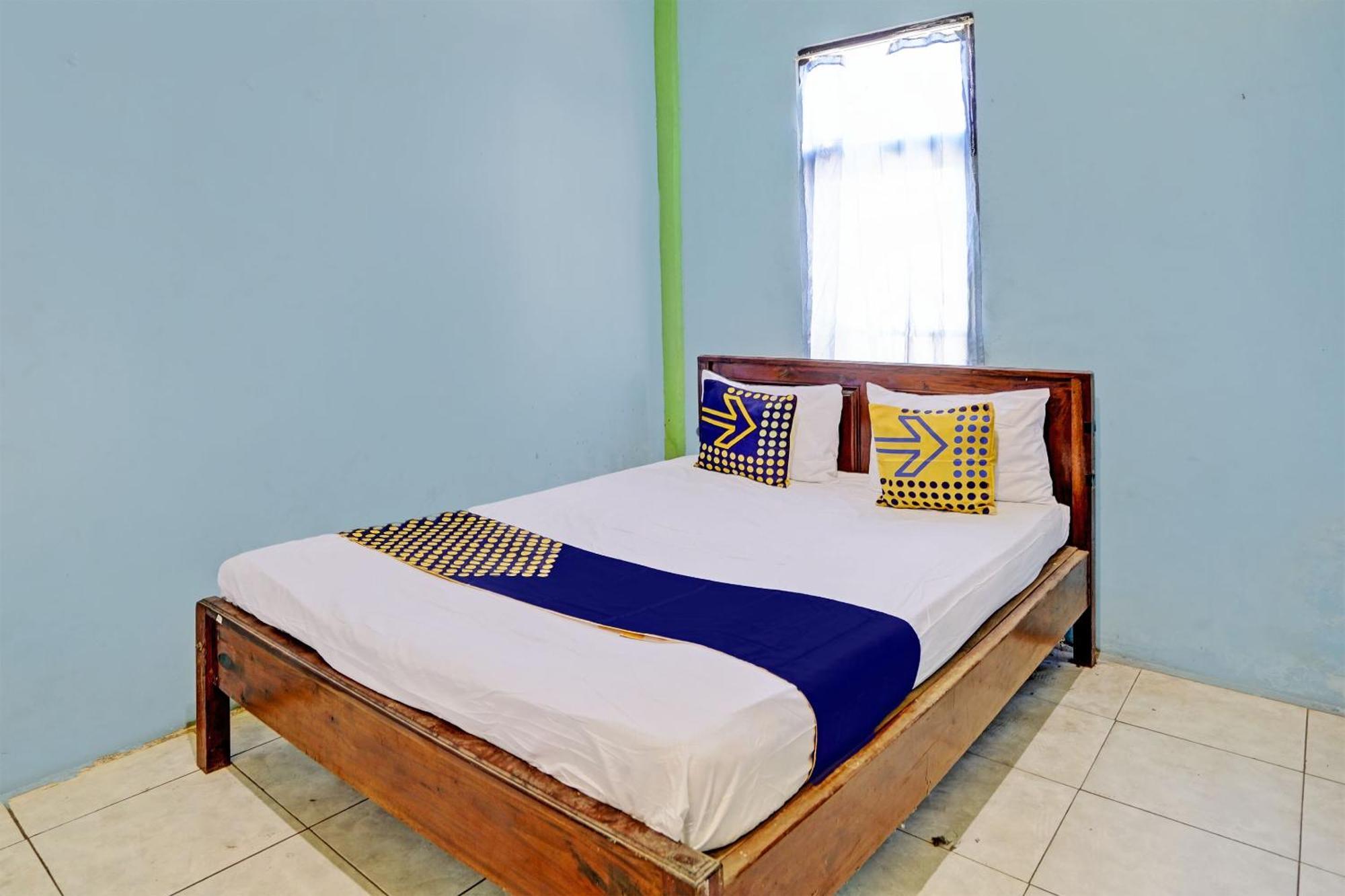 Oyo Life 93037 Nova Jaya Homestay Syariah Lamongan Exterior foto